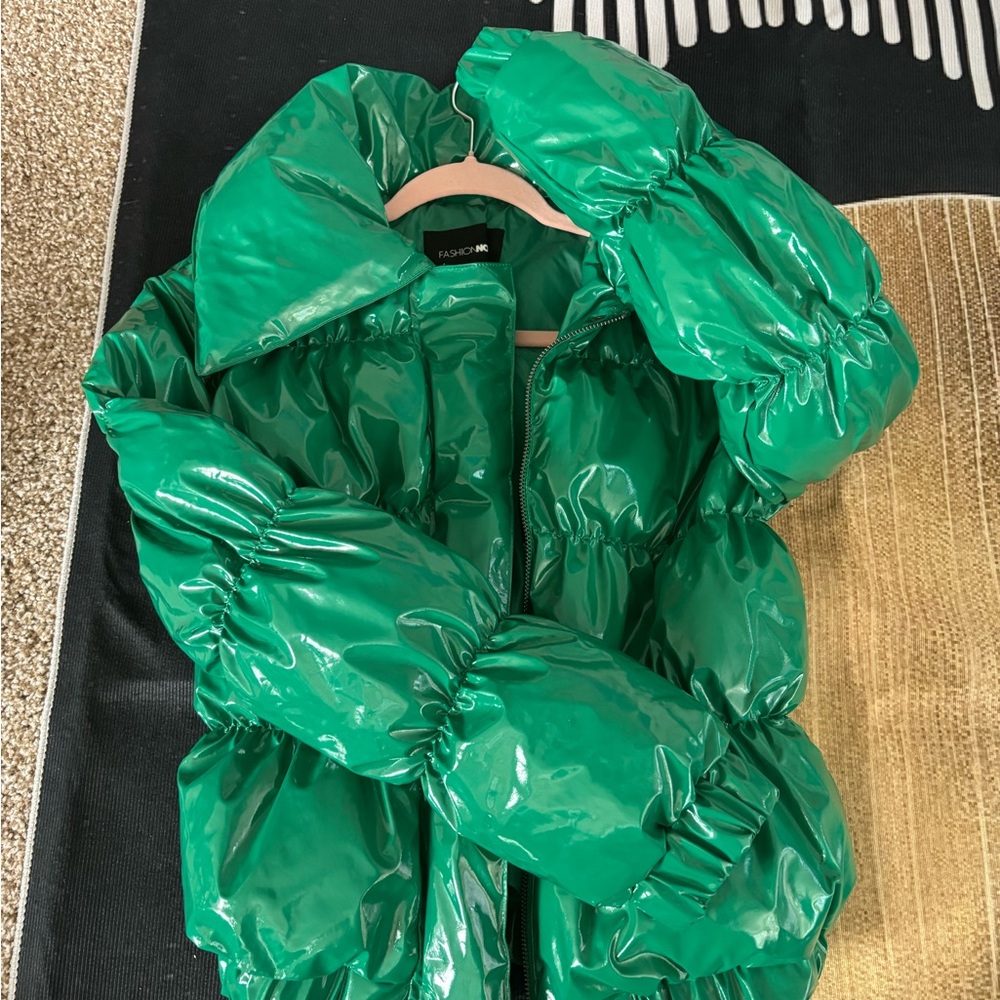 Fashion Nova Vibrant Emerald Puffer Coat